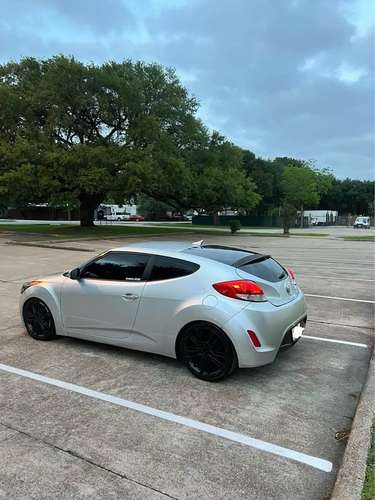 2012 Hyundai Veloster - Image 2 of 11