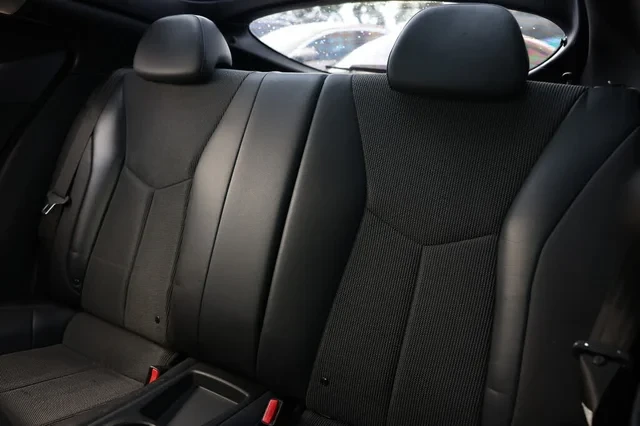 2012 Hyundai Veloster - Image 8 of 18