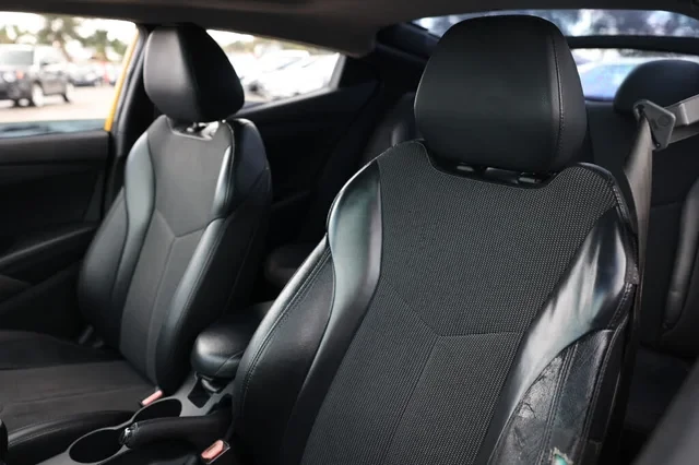 2012 Hyundai Veloster - Image 6 of 18