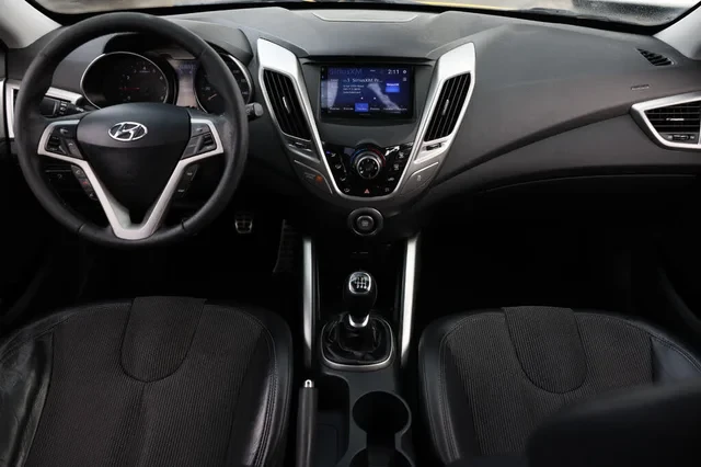 2012 Hyundai Veloster - Image 2 of 18