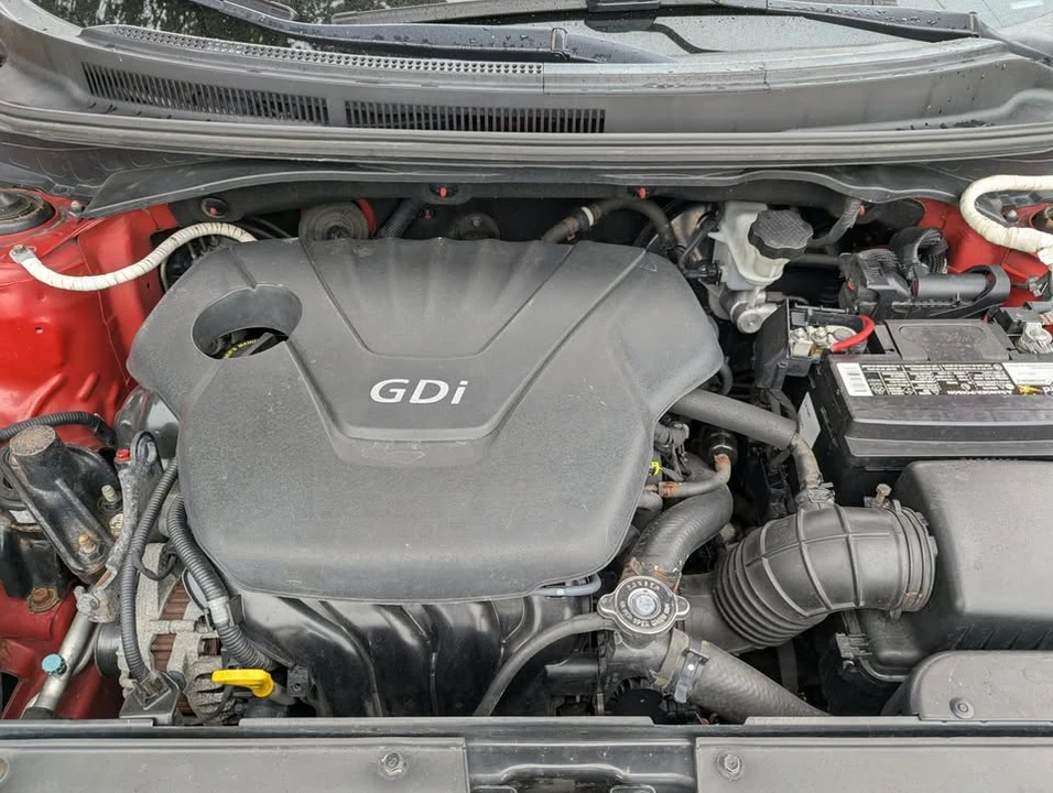 2012 Hyundai Veloster - Image 7 of 8