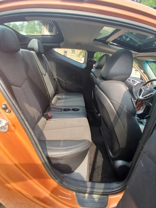 2012 Hyundai Veloster - Image 6 of 11