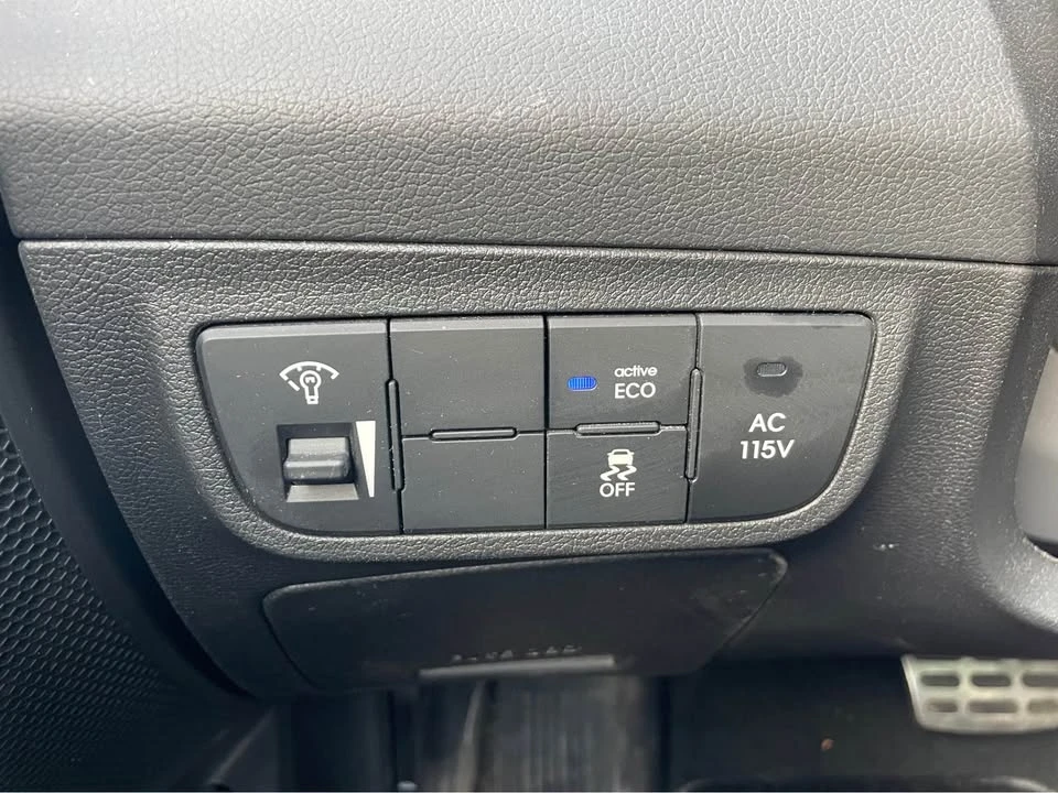 2012 Hyundai Veloster - Image 13 of 20