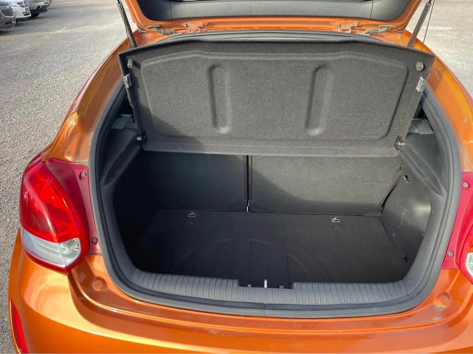 2012 Hyundai Veloster - Image 9 of 20