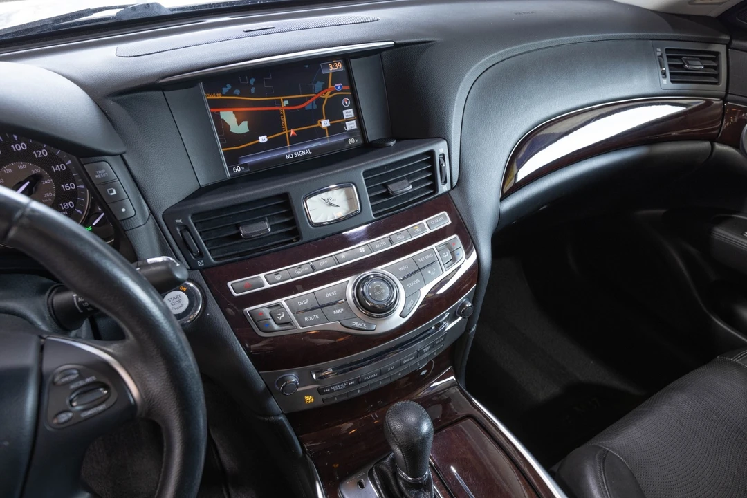 2012 Infiniti M/Q70 4th Gen - Image 24 of 31