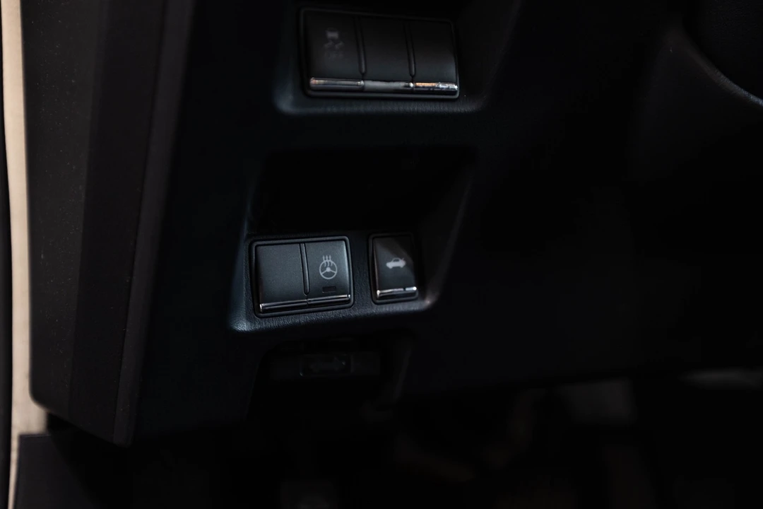 2012 Infiniti M/Q70 4th Gen - Image 30 of 31