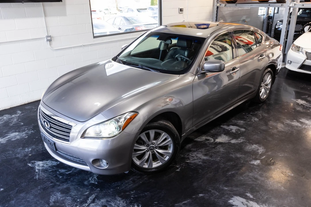 2012 Infiniti M/Q70 4th Gen - Image 2 of 31
