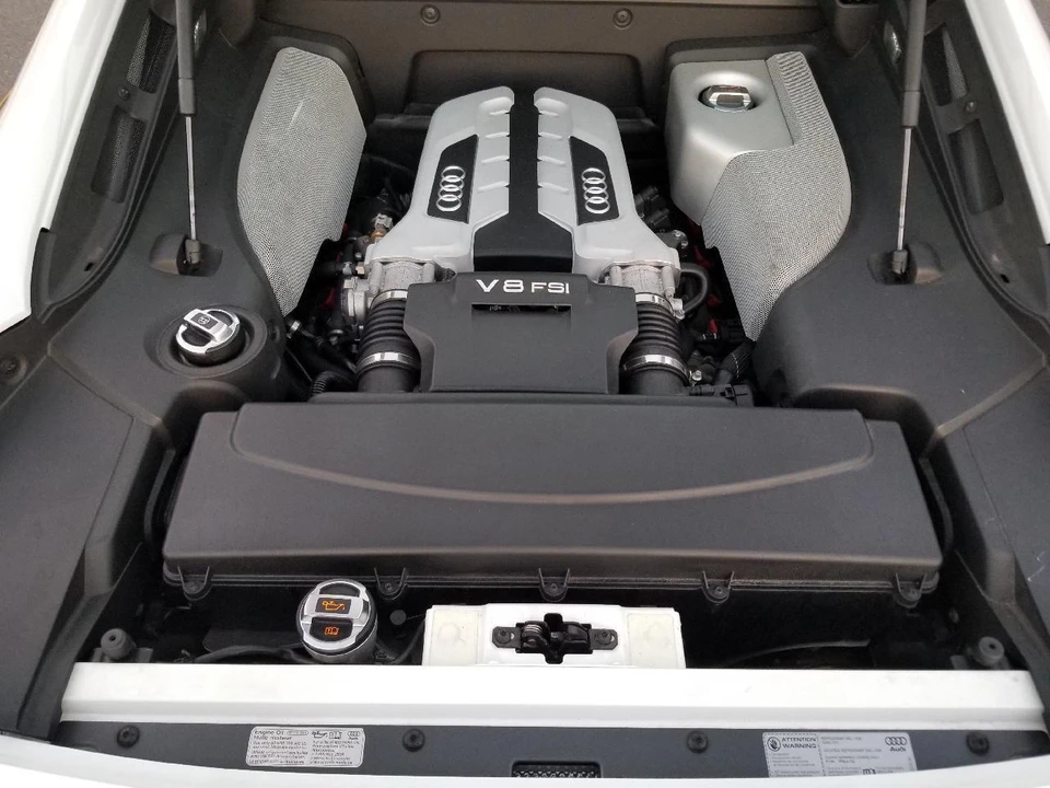 2012 Audi 42 R8 - Image 11 of 14