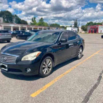 2012 Infiniti M37
