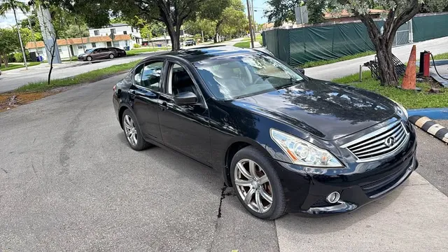 2012 Infiniti G37