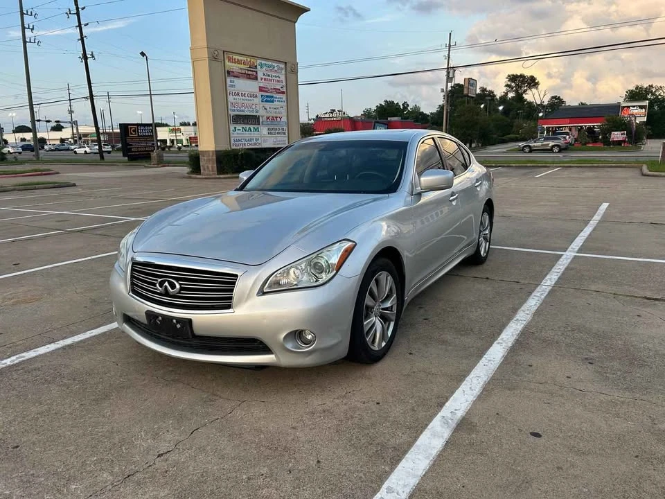 2012 Infiniti M/Q70 4th Gen - Image 2 of 12
