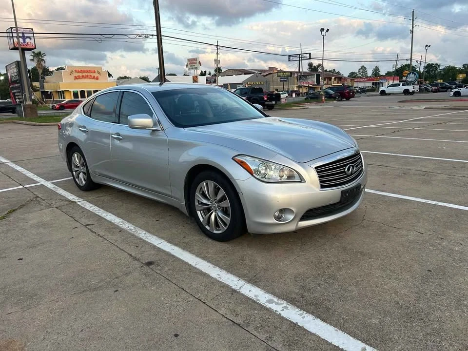 2012 Infiniti M/Q70 4th Gen - Image 8 of 12