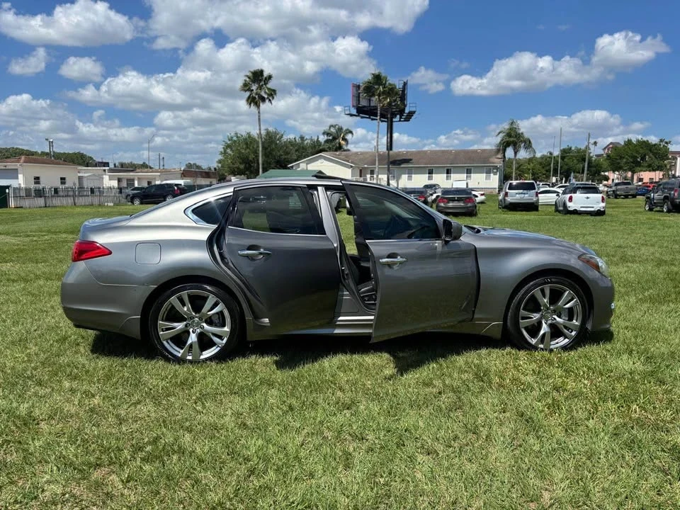 2012 Infiniti M/Q70 4th Gen - Image 9 of 10