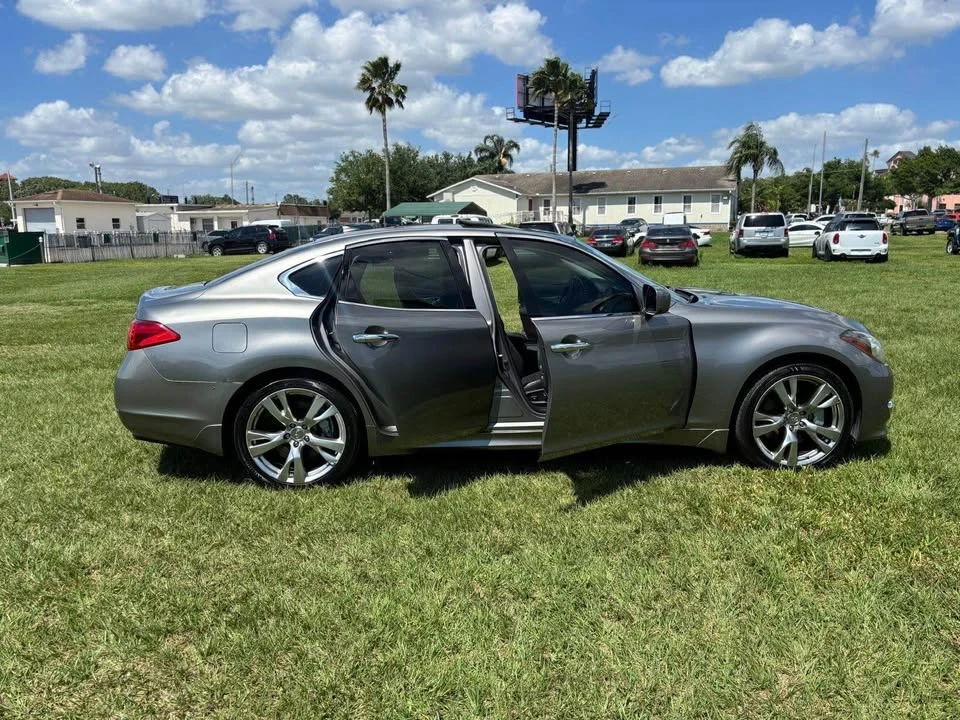 2012 Infiniti M/Q70 4th Gen - Image 10 of 10