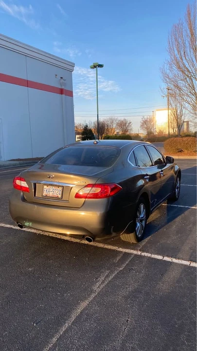 2012 Infiniti M/Q70 4th Gen - Image 11 of 14