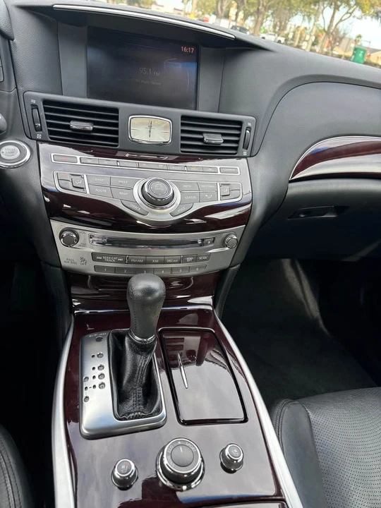 2012 Infiniti M 3rd Gen - Image 12 of 13
