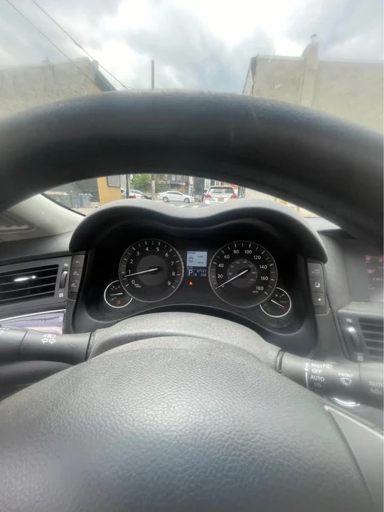 2012 Infiniti M/Q70 4th Gen - Image 2 of 11