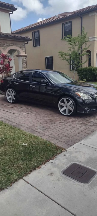 2012 Infiniti M/Q70 4th Gen - Image 2 of 20