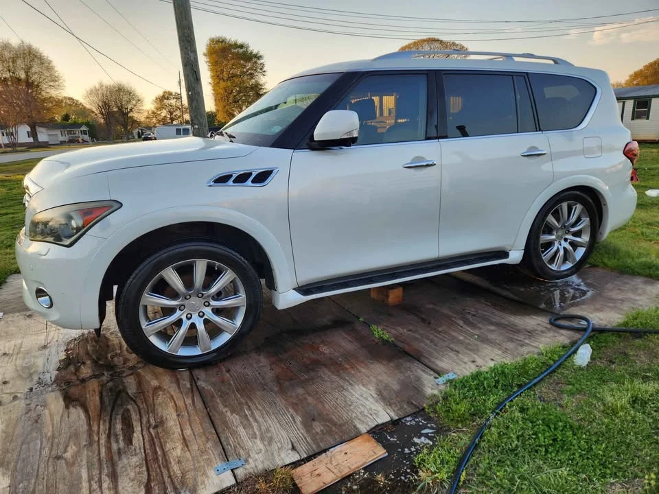 2012 Infiniti QX80 - Image 6 of 18