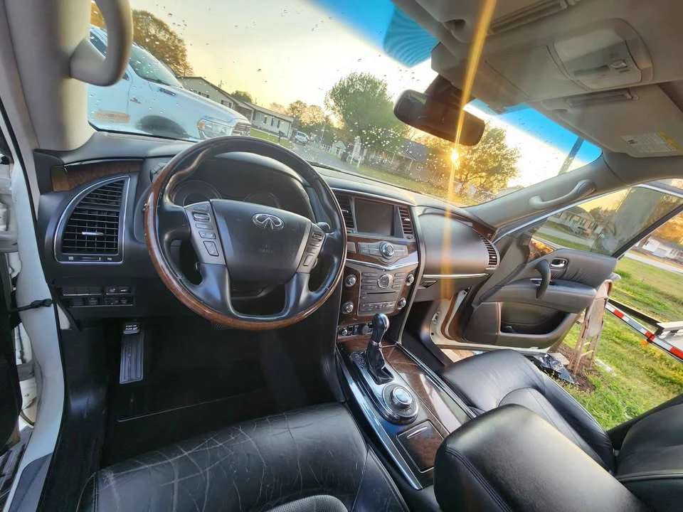 2012 Infiniti QX80 - Image 9 of 18