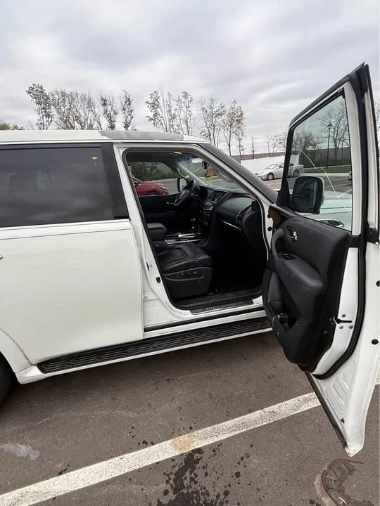 2012 Infiniti QX80 - Image 10 of 14