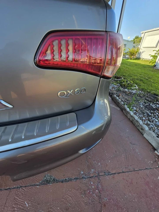 2012 Infiniti QX80 - Image 2 of 7