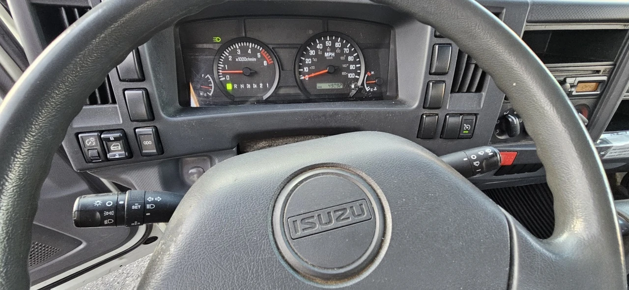 2012 Isuzu Elf - Image 11 of 15
