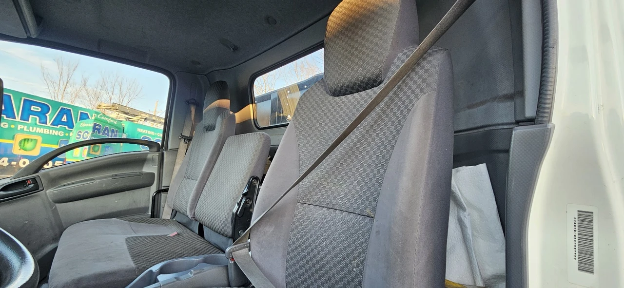 2012 Isuzu Elf - Image 12 of 15