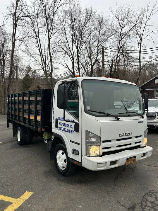 2012 Isuzu Elf - Image 8 of 15