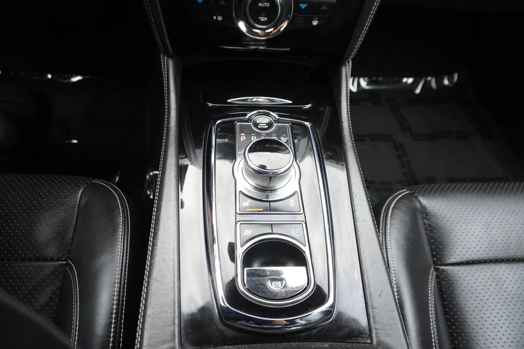 2012 Jaguar X150 XK - Image 20 of 31