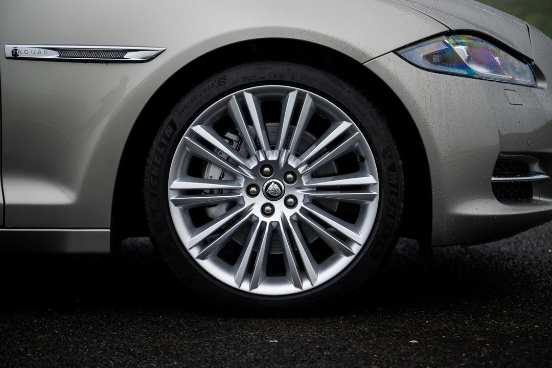 2012 Jaguar X351 XJ - Image 18 of 30
