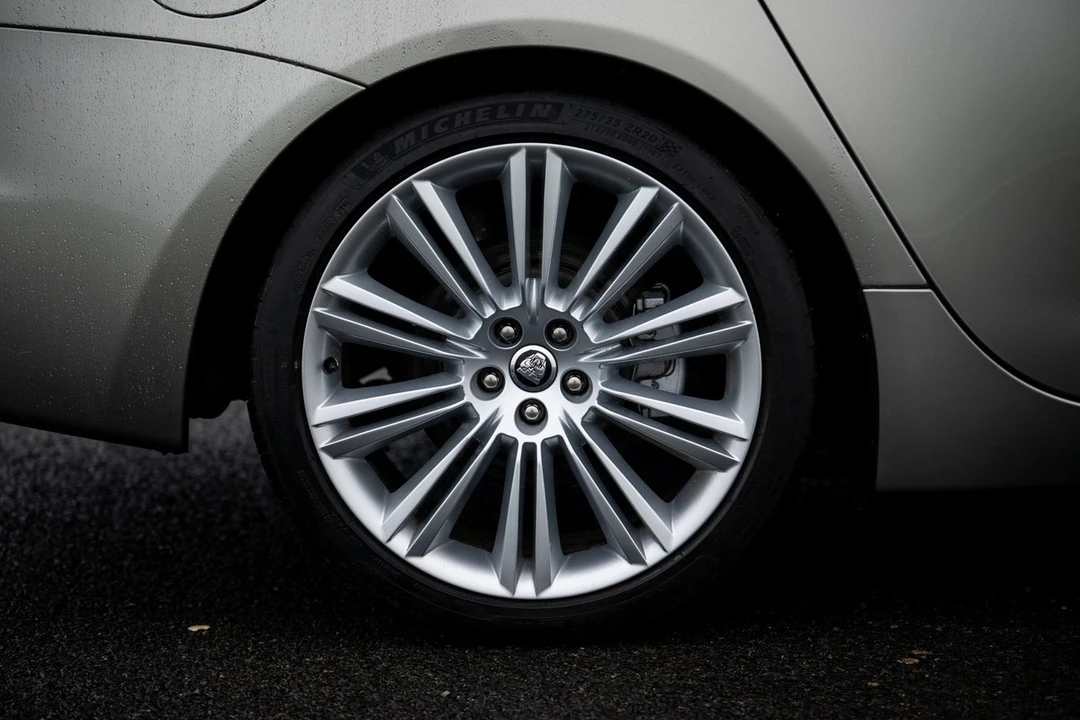 2012 Jaguar X351 XJ - Image 17 of 30