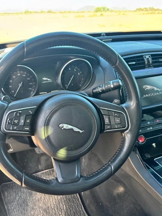 2018 Jaguar XE - Image 11 of 13
