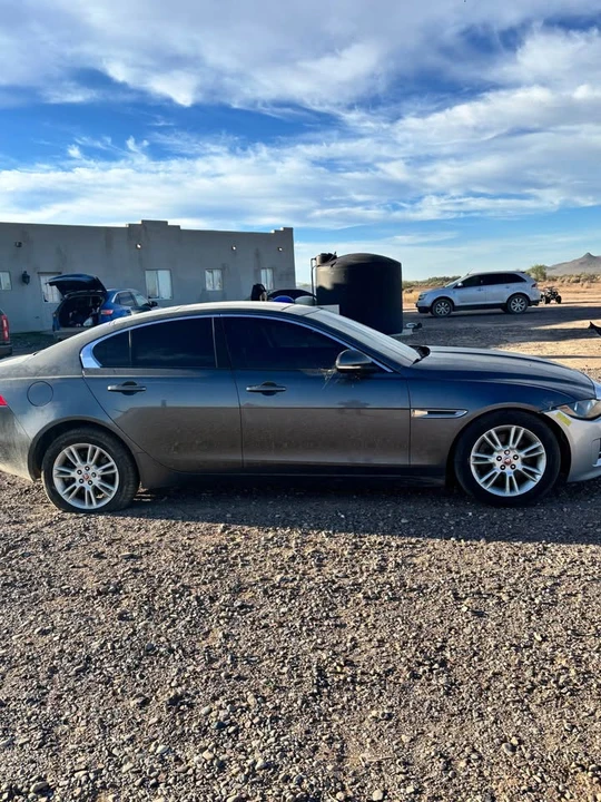 2018 Jaguar XE - Image 7 of 13