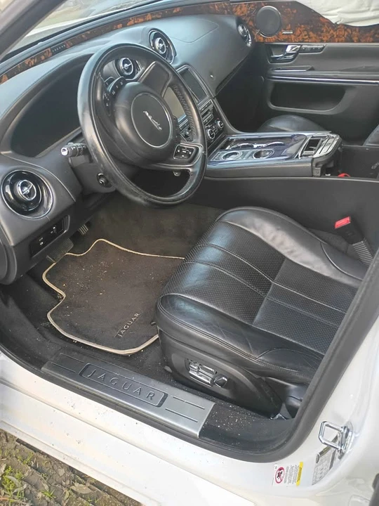 2012 Jaguar XE - Image 10 of 13