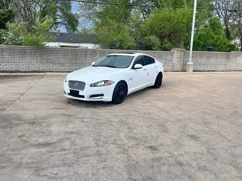2012 Jaguar XF Luxury Sedan 4D