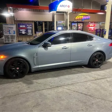 2012 Jaguar XF Luxury Sedan