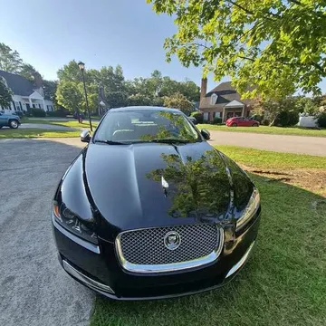 2012 Jaguar XF Luxury Sedan 4D