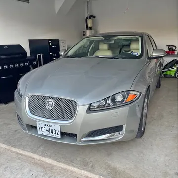 2012 Jaguar XF Luxury Sedan 4D