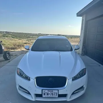 2012 Jaguar XF Luxury Sedan 4D