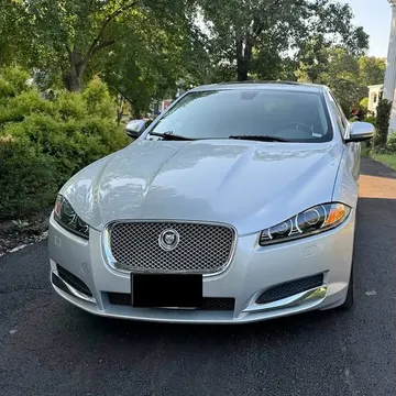 2012 Jaguar XF Luxury Sedan 4D