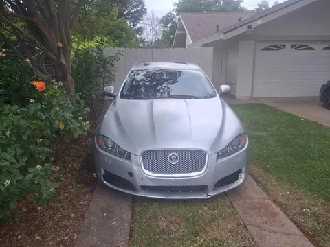 2012 Jaguar XF Premium Luxury