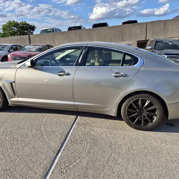 2012 Jaguar XF Sedan 4D