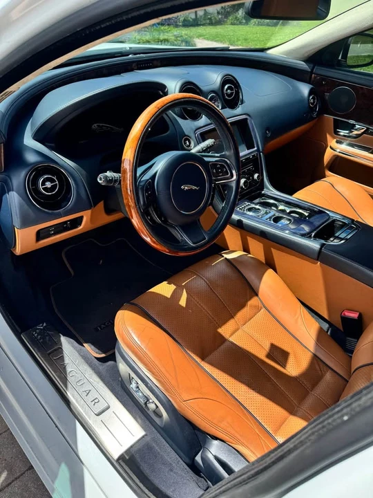 2012 Jaguar X351 XJ - Image 9 of 10