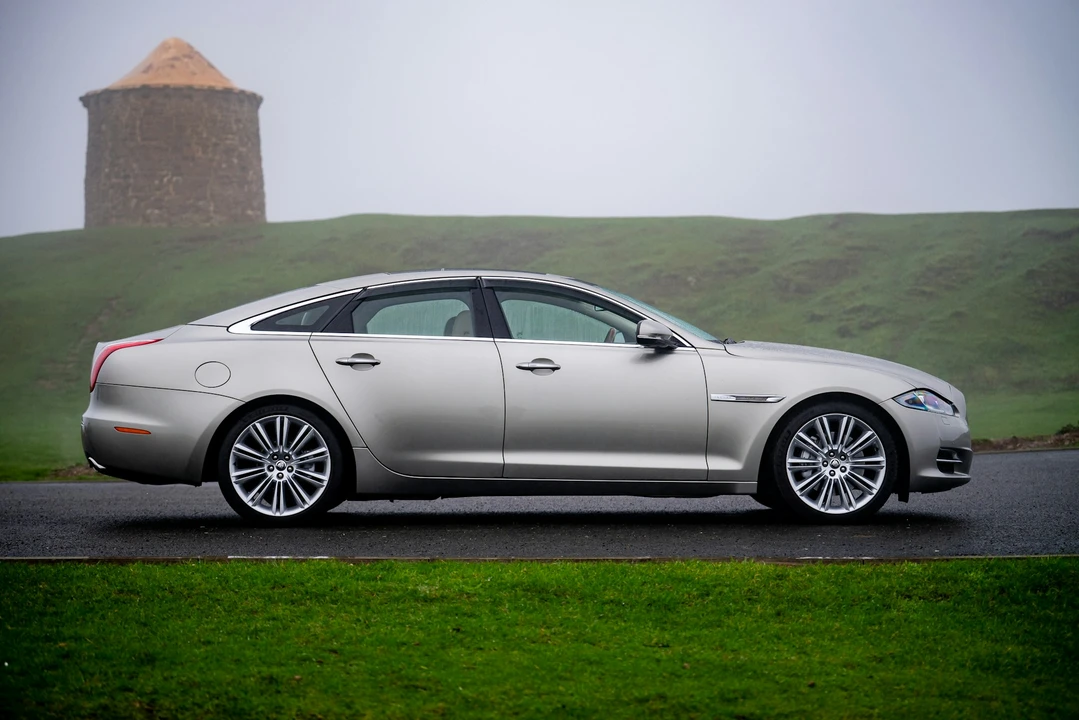 2012 Jaguar X351 XJ - Image 11 of 21