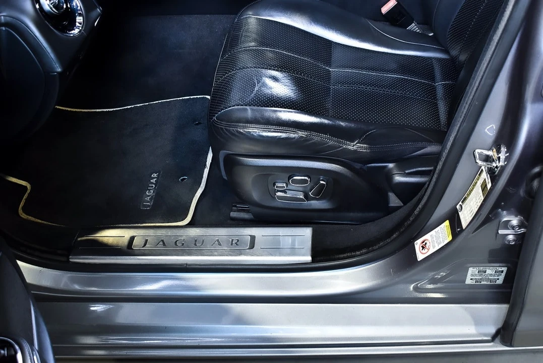 2012 Jaguar X351 XJ - Image 31 of 31