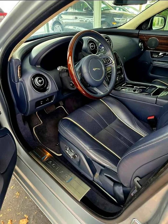 2012 Jaguar X351 XJ - Image 8 of 9