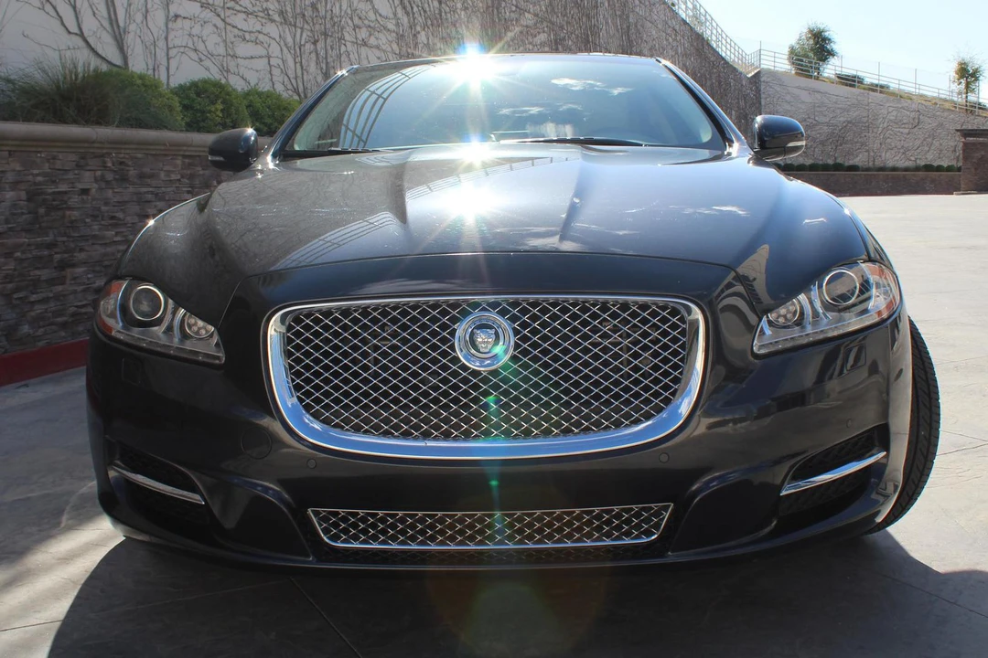 2012 Jaguar X351 XJ - Image 2 of 5