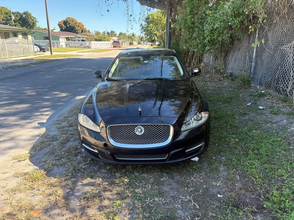 2012 Jaguar XJ Series 4 - Image 2 of 7