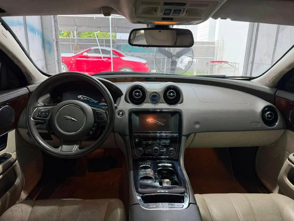 2012 Jaguar X351 XJ - Image 9 of 11